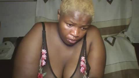Snapshot of cutey_mellanin chatting on October 2025 02:15:01 AM cutey_mellanin online show from October 2025 02:15:01 AM