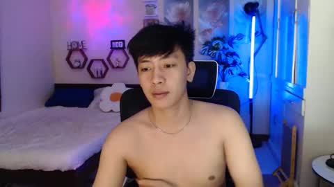 Snapshot of cutie_cumshow chatting on January 2026 07:18:01 PM Neil Taylor online show from January 2026 07:18:01 PM