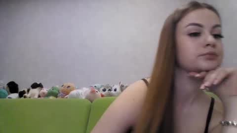 Snapshot of cutie_klo_ chatting on May 2026 01:11:02 AM Chloe online show from May 2026 01:11:02 AM