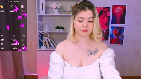 Snapshot of cutie_mili chatting on January 2025 09:08:01 AM mili online show from January 2025 09:08:01 AM