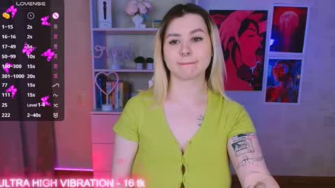 Snapshot of cutie_mili chatting on February 2025 10:48:01 PM mili online show from February 2025 10:48:01 PM