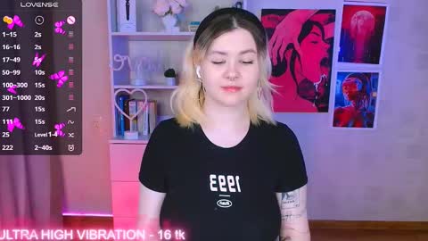 Snapshot of cutie_mili chatting on February 2025 03:23:01 AM mili online show from February 2025 03:23:01 AM