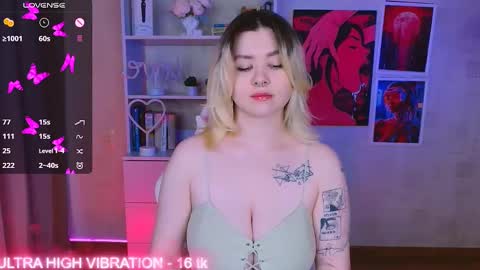 Snapshot of cutie_mili chatting on February 2025 07:09:02 AM mili online show from February 2025 07:09:02 AM