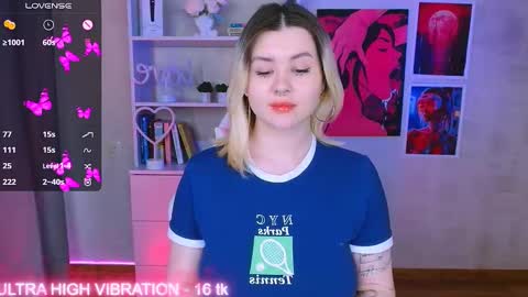 Snapshot of cutie_mili chatting on February 2025 08:09:02 AM mili online show from February 2025 08:09:02 AM