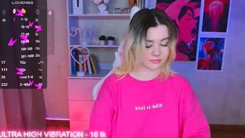 Snapshot of cutie_mili chatting on March 2025 02:12:02 PM mili online show from March 2025 02:12:02 PM