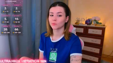 Snapshot of cutie_mili chatting on September 2025 07:32:01 AM mili online show from September 2025 07:32:01 AM