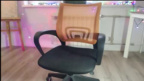 Snapshot of cutie_peach chatting on February 2026 01:19:01 PM cutie_peach online show from February 2026 01:19:01 PM