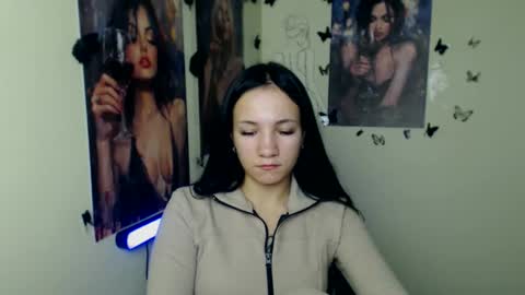 Snapshot of cutielady_ chatting on October 2025 08:05:01 PM Emma online show from October 2025 08:05:01 PM