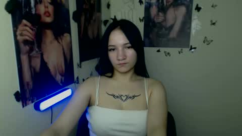 Snapshot of cutielady_ chatting on December 2025 07:32:01 PM Emma online show from December 2025 07:32:01 PM