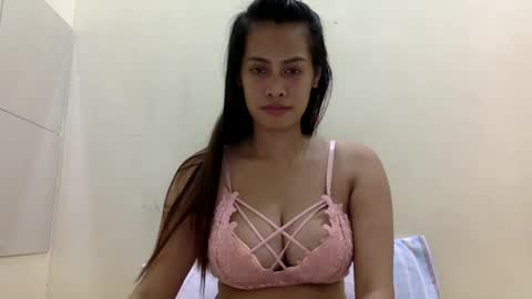 Snapshot of cutietrina chatting on January 2025 04:00:01 PM CutieTrina online show from January 2025 04:00:01 PM