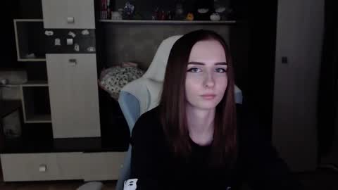 Cutti Crystal online show from October 2025 08:19:01 PM