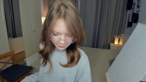 Snapshot of cuty_petite chatting on March 2026 08:18:01 AM Anne online show from March 2026 08:18:01 AM