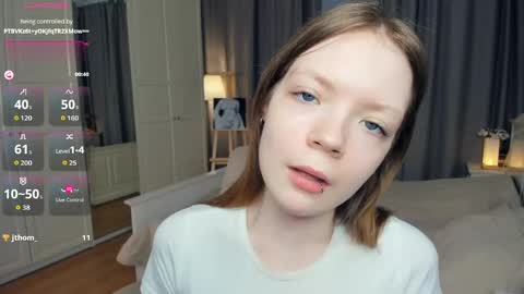 Snapshot of cuty_petite chatting on April 2026 05:52:01 AM Anne online show from April 2026 05:52:01 AM