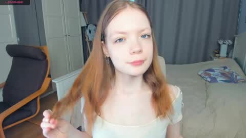 Snapshot of cuty_petite chatting on June 2026 05:57:02 AM Anne online show from June 2026 05:57:02 AM
