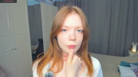 Snapshot of cuty_petite chatting on June 2026 06:00:02 AM Anne online show from June 2026 06:00:02 AM