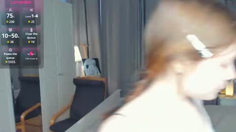 Snapshot of cuty_petite chatting on June 2026 05:43:01 AM Anne online show from June 2026 05:43:01 AM