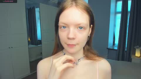 Snapshot of cuty_petite chatting on June 2026 05:41:02 AM Anne online show from June 2026 05:41:02 AM