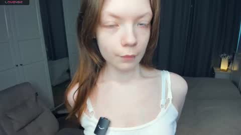 Snapshot of cuty_petite chatting on July 2026 05:35:01 AM Anne online show from July 2026 05:35:01 AM