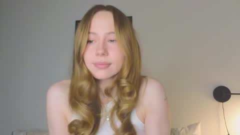 Snapshot of cuute_angell chatting on April 2026 05:18:01 PM Virginia See you on Sunday online show from April 2026 05:18:01 PM