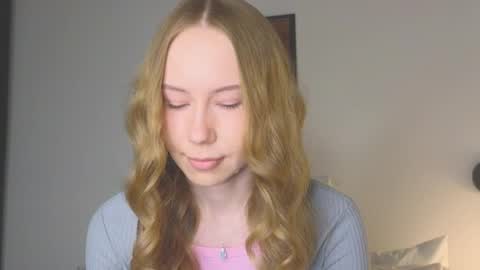 Snapshot of cuute_angell chatting on April 2026 05:17:01 PM Virginia See you on Sunday online show from April 2026 05:17:01 PM