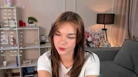 Cwen online show from September 2025 07:14:02 PM