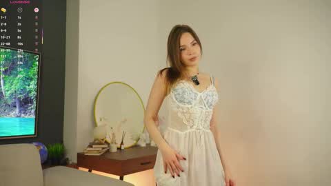 Cwen online show from October 2025 09:39:01 PM