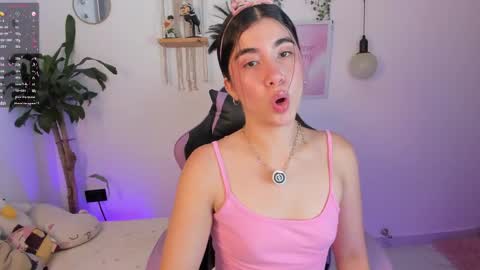 Snapshot of cyber_lizz chatting on April 2026 09:21:02 PM Liz online show from April 2026 09:21:02 PM