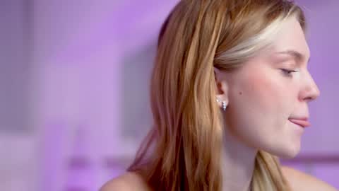 Snapshot of cyberheart_ chatting on December 2024 03:44:02 PM EMILY online show from December 2024 03:44:02 PM