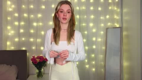 Snapshot of cyberheart_ chatting on December 2024 02:00:01 PM EMILY online show from December 2024 02:00:01 PM