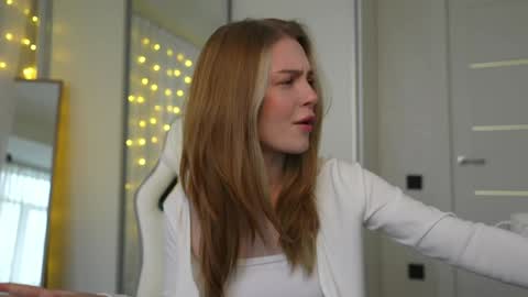 Snapshot of cyberheart_ chatting on December 2024 12:35:01 PM EMILY online show from December 2024 12:35:01 PM