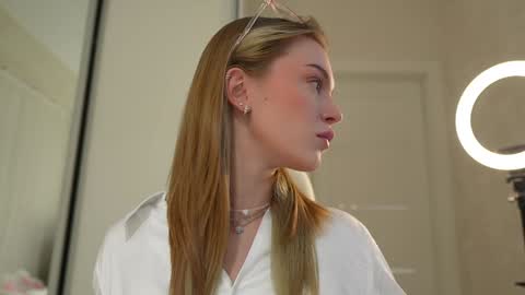 Snapshot of cyberheart_ chatting on January 2025 02:41:01 PM EMILY online show from January 2025 02:41:01 PM