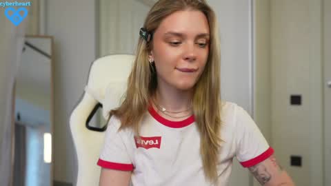 Snapshot of cyberheart_ chatting on February 2025 02:15:02 PM EMILY online show from February 2025 02:15:02 PM