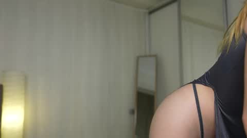 Snapshot of cyberheart_ chatting on September 2025 05:15:02 PM EMILY online show from September 2025 05:15:02 PM