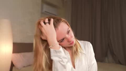 Snapshot of cyberheart_ chatting on October 2025 05:34:01 PM EMILY online show from October 2025 05:34:01 PM