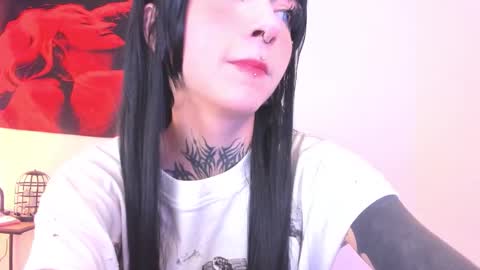 Snapshot of cyberia____________________ chatting on November 2025 01:59:01 AM cel I am independent Help me reach 200 thumbs up uwu online show from November 2025 01:59:01 AM