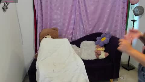 Snapshot of cynthiawatson_ chatting on November 2025 02:10:02 PM Cynthia online show from November 2025 02:10:02 PM