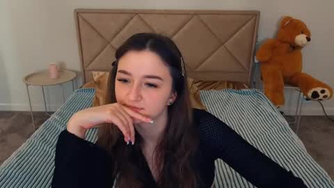 Snapshot of cyrenaluxe chatting on April 2026 01:26:02 PM Cyrena online show from April 2026 01:26:02 PM