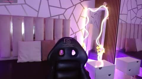 cyrus_tay online show from March 2026 12:21:01 PM