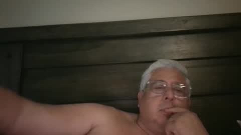 czar1974 online show from December 2025 01:00:01 AM