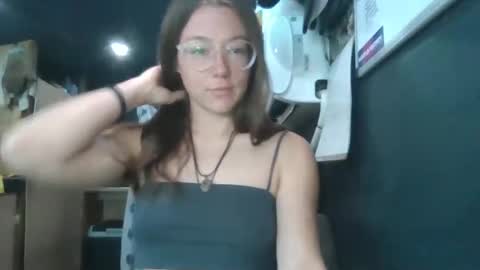 d3sert_moon online show from November 2025 05:17:01 PM