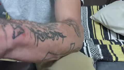 d4rkd351r3 online show from June 2026 02:25:01 AM