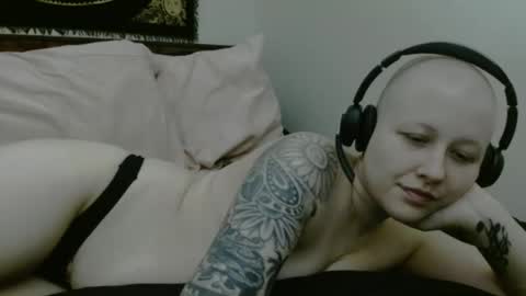 Daisy online show from September 2025 02:47:02 AM