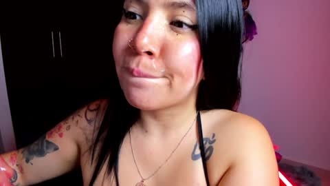 Ailyn  online show from January 2025 03:26:02 AM