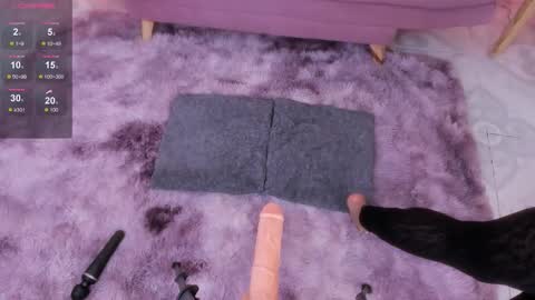 Daniela  online show from November 2025 12:09:02 PM