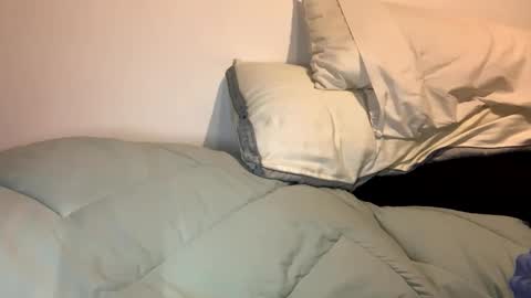 Jewbb online show from November 2025 02:01:02 AM