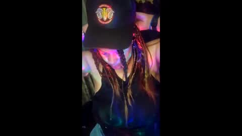 Snapshot of daddett chatting on December 2024 04:38:01 AM Daddett iS Wett online show from December 2024 04:38:01 AM