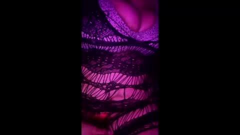 Snapshot of daddett chatting on March 2026 10:10:01 AM Daddett iS Wett online show from March 2026 10:10:01 AM