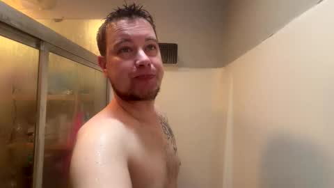 Snapshot of daddycam33 chatting on April 2026 04:15:02 PM DaddyCam33 online show from April 2026 04:15:02 PM