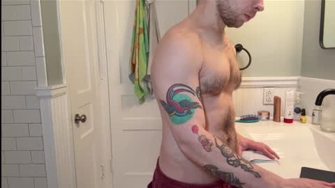 Snapshot of daddydaydrinkz chatting on January 2025 06:57:01 AM DaddydayDrinkz online show from January 2025 06:57:01 AM