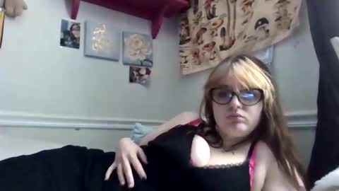 Snapshot of dadsdoll2 chatting on March 2026 02:10:02 PM dadsdoll2 online show from March 2026 02:10:02 PM